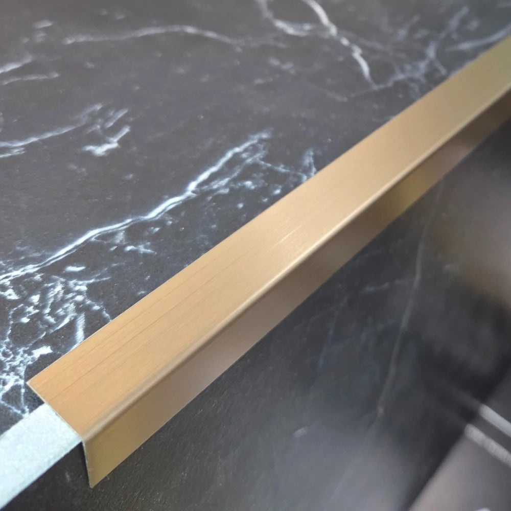 Coltar inox 15 x 15 mm auriu antic - tip L