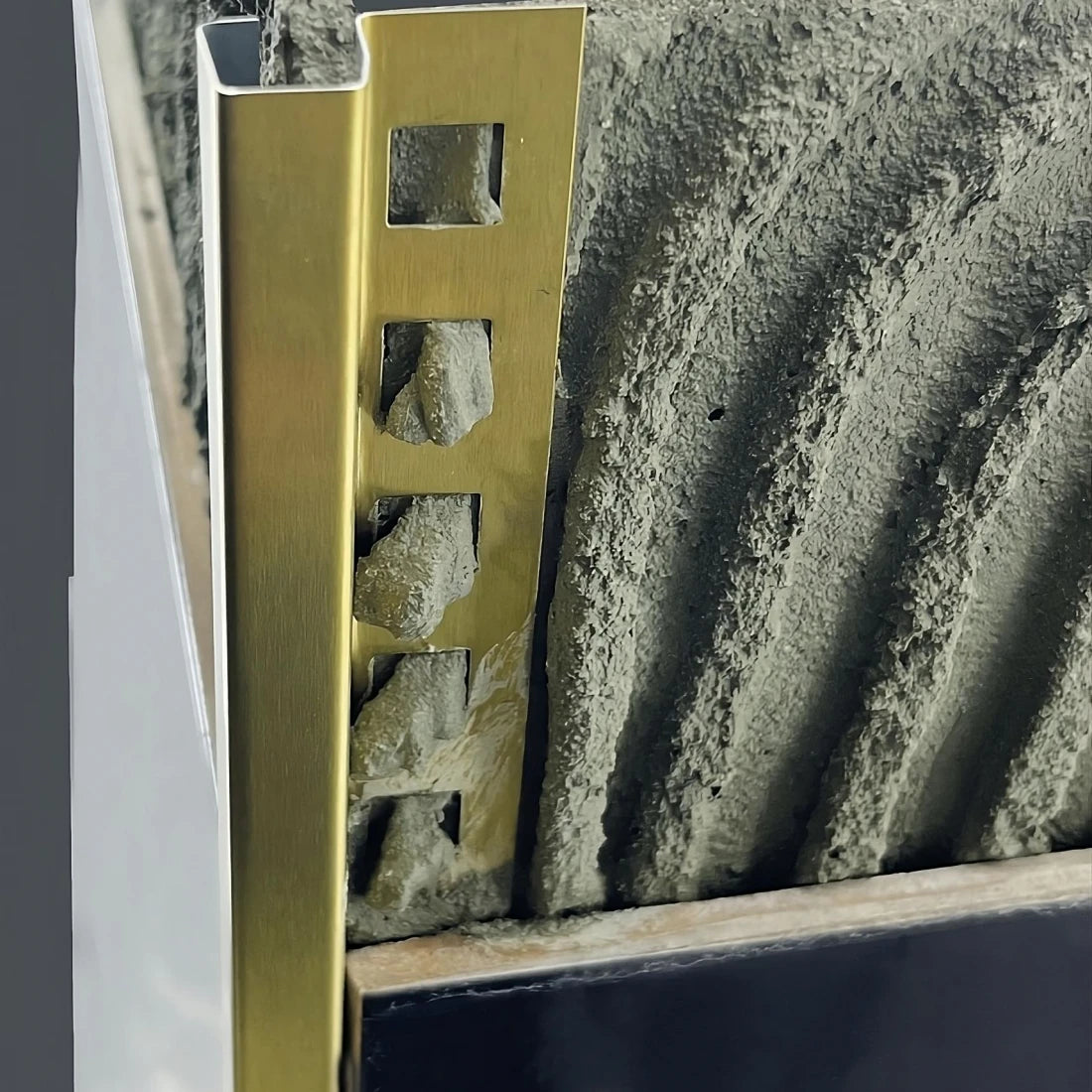 Profil colt exterior patrat 12 x 12 mm gresie si faianta auriu brush