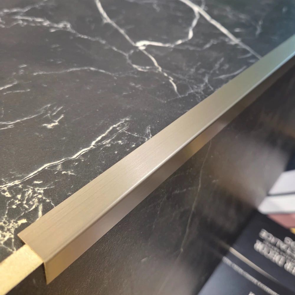 Coltar inox 15 x 15 mm auriu antic - tip L