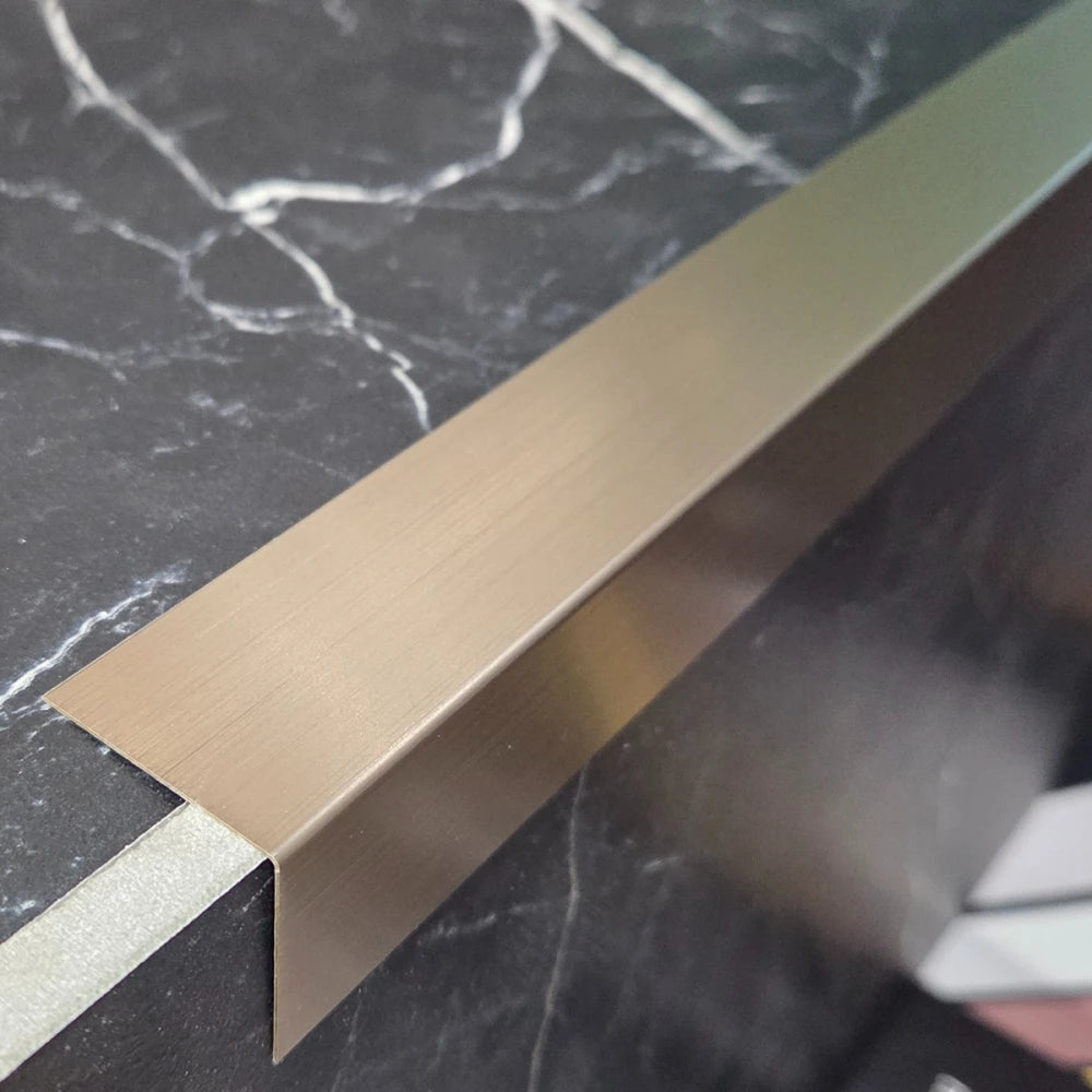 Coltar inox 30 x 30 mm auriu antic - tip L